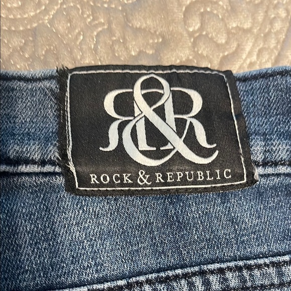 Rock & Republic Blue Jeans with Signature R Design - Picture 3 of 10